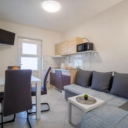 Skundric 2 By Interhome Vir