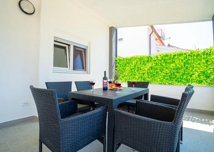 Apartman Skundric 2 By Interhome