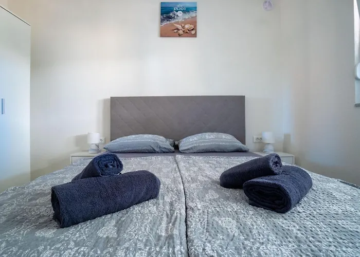 Skundric 2 By Interhome Apartman Vir